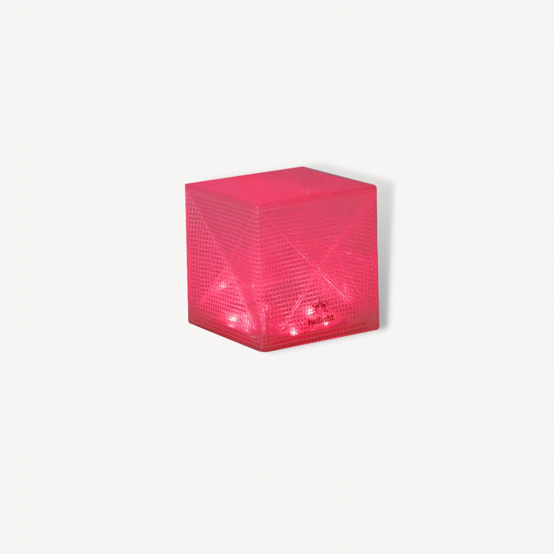 Small red lantern cube.